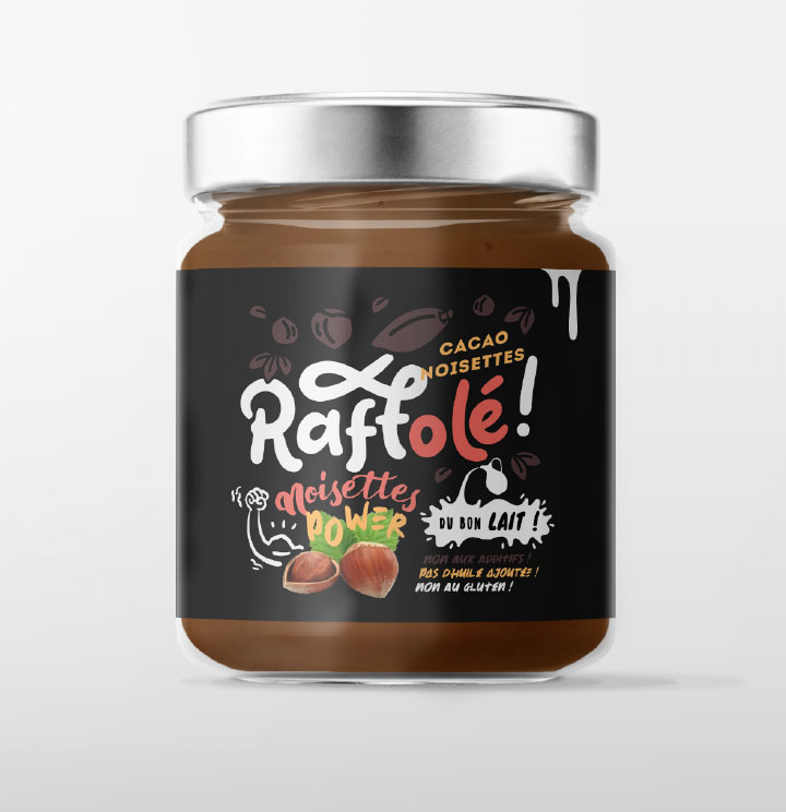 Petit pot noir de pâte à tartiner de chocolat noisettes de la marque Raffolé